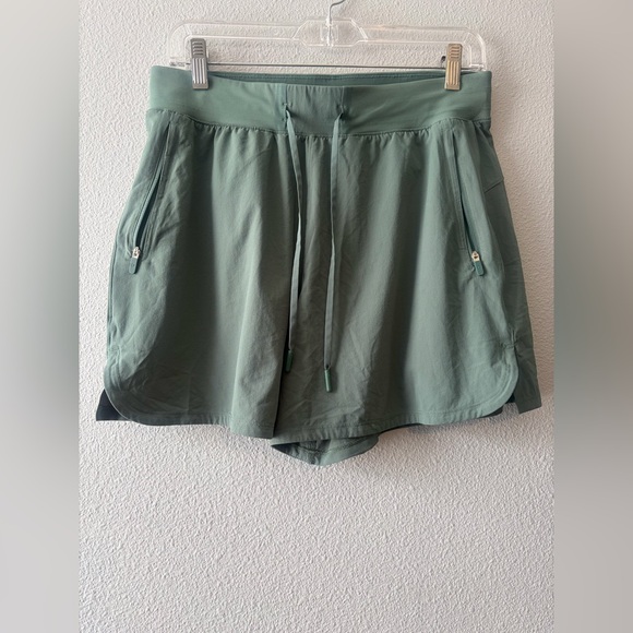 Lululemon 
License to Train High-Rise Short 4" - - Picture 3 of 5